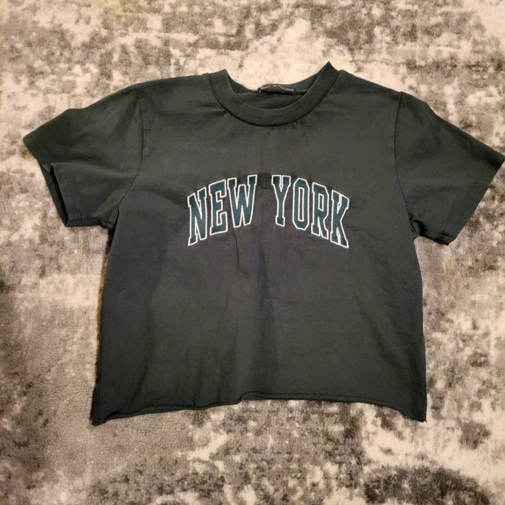 Brandy Melville New York T-Shirt: Black